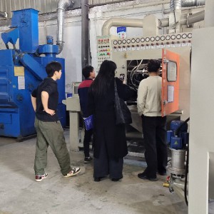 防爆提升输送式喷砂机