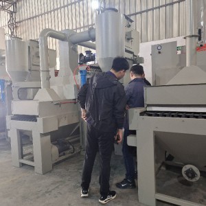 客户案例--防爆输送式喷砂机